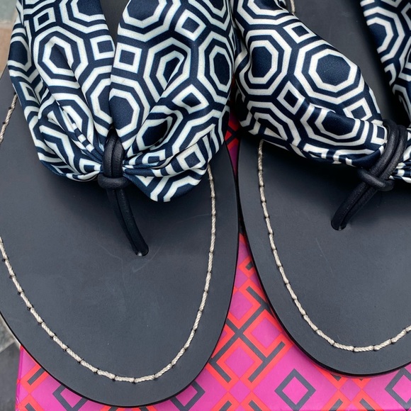Tory Burch Carson Flip Flops - Picture 3 of 8